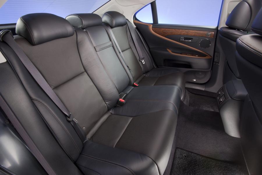  Lexus LS460 Sport 2010 года  (фото 8 из 18)